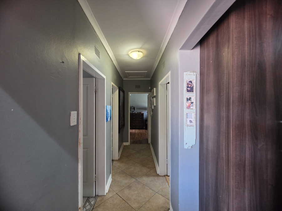 To Let 6 Bedroom Property for Rent in Riebeeckstad Free State